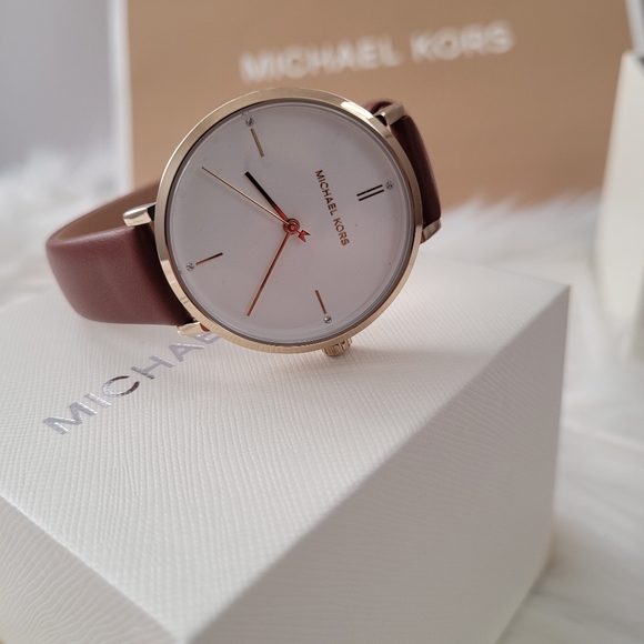 ❗ BNWT Michael Kors watch - Picture 2 of 5